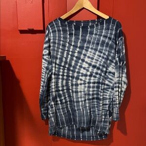 lululemon athletica Navy Tie-Dye Long Sleeve Top. Back In Action.